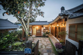 Отель Hanok Story Guesthouse  Чонджу